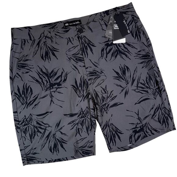 Travis Mathew NWT Men's Tech Chino Golf Shorts Gray Black Leaves Size 38 Active - Picture 2 of 7